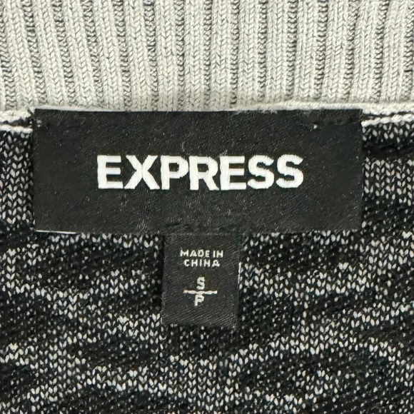 EXPRESS Animal Print Sweater Soft Stretch Long Sleeve Pull Over Women’s Small - Picture 6 of 11